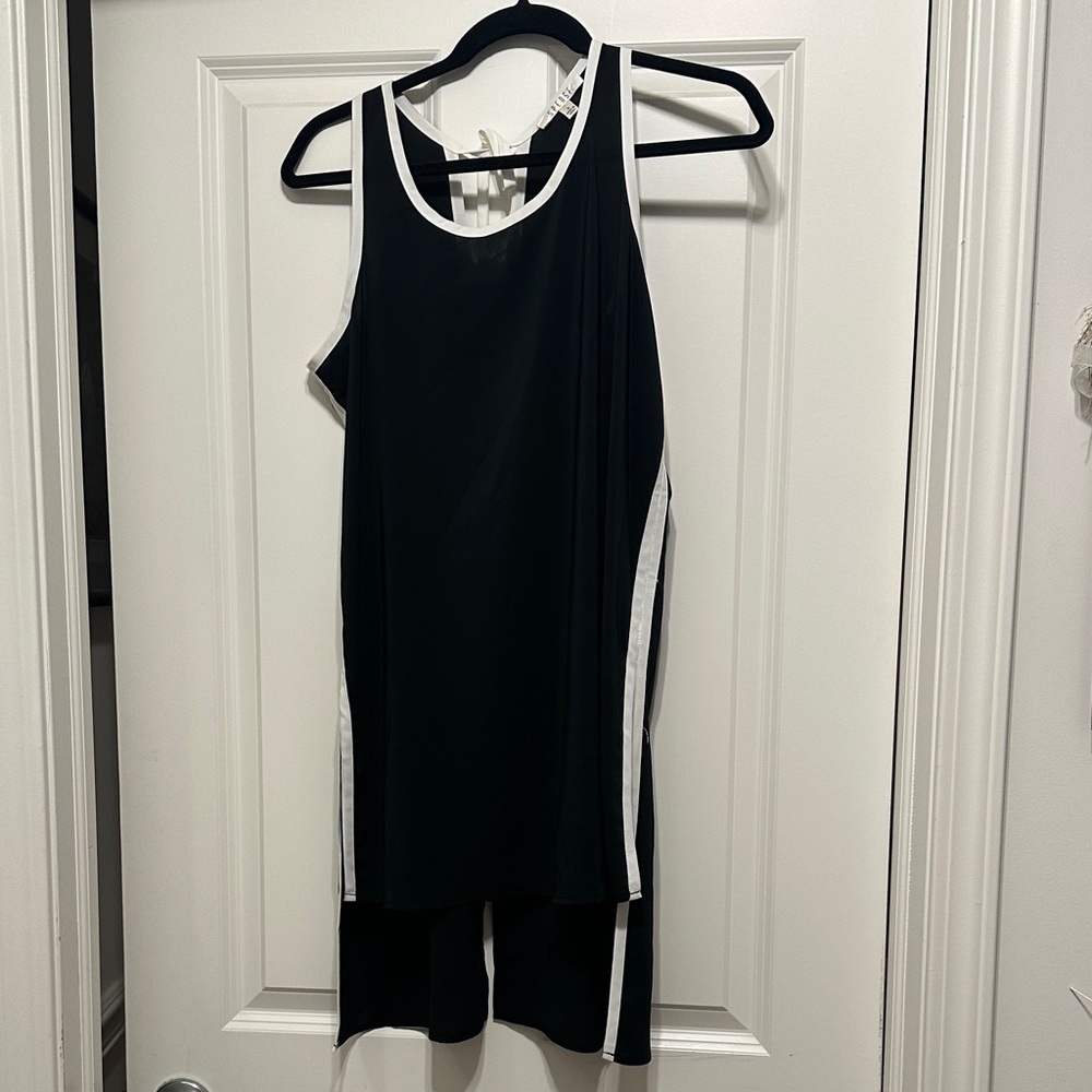 Spense Black and White Sleeveless Top